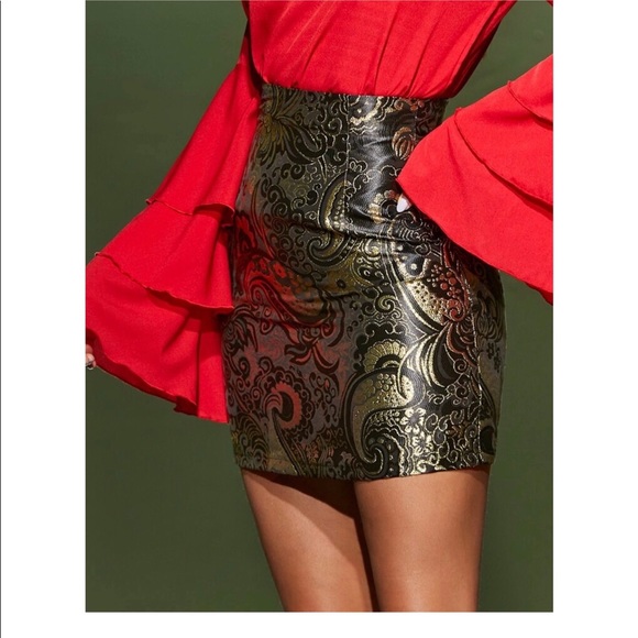 LYX Dresses & Skirts - 5⭐️  Glamorous Metalic Skirt